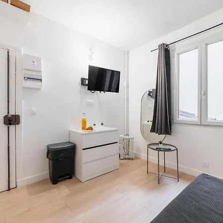 Apartman Sacre Coeur Metro Anvers - 9 -2p